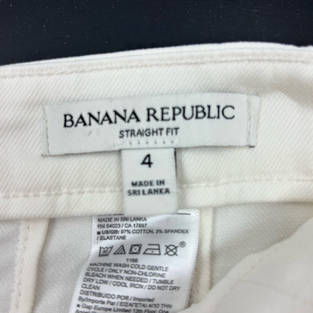 Banana Republic Straight Fit White
Trouser style Jeans Size 4 Minimalist - Picture 8 of 15